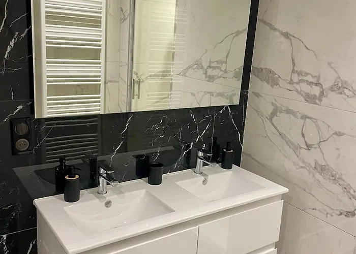 Appartement Paisible Et Spacieux T3 Au Coeur De Bordeaux